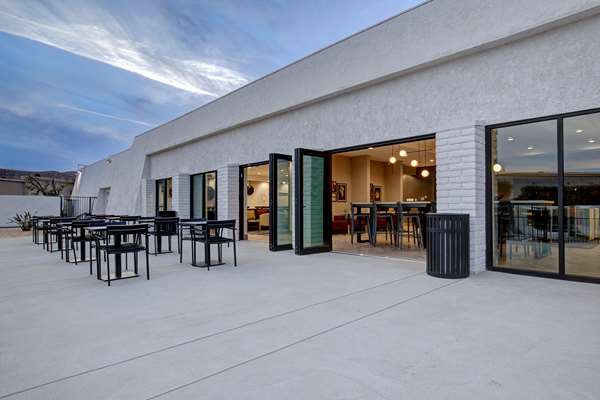 Exterior view - DoubleTree by Hilton Palmdale - CA 14, Exit 35