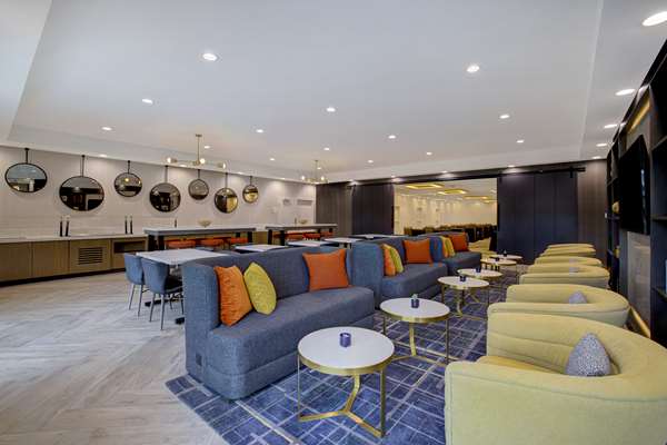 Amenities - DoubleTree by Hilton Palmdale - CA 14, Exit 35