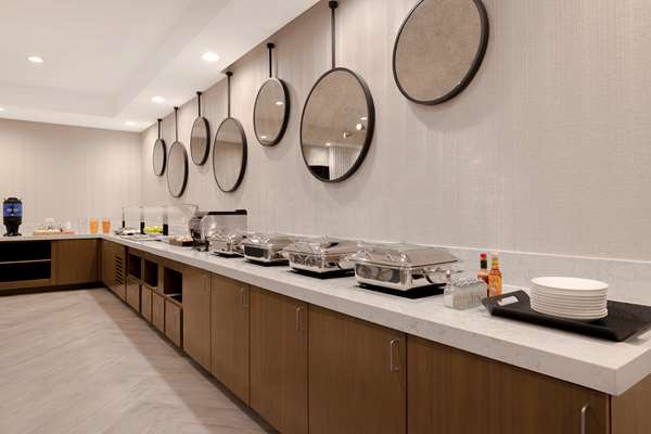 Amenities - DoubleTree by Hilton Palmdale - CA 14, Exit 35