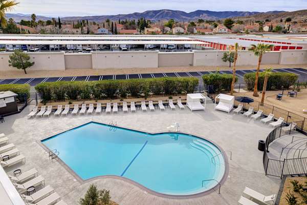 Pool - DoubleTree by Hilton Palmdale - CA 14, Exit 35