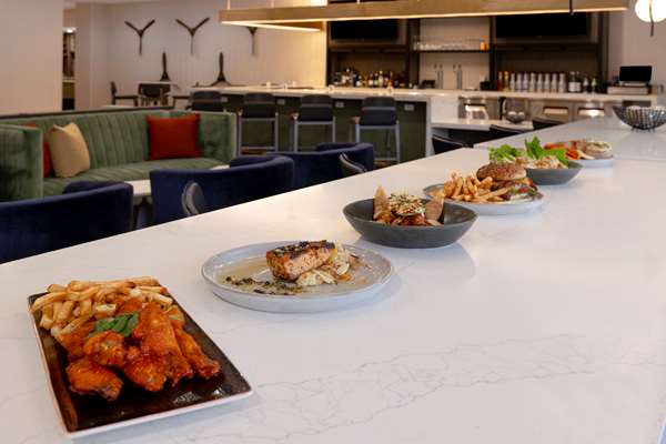 Restaurant - DoubleTree by Hilton Palmdale - CA 14, Exit 35