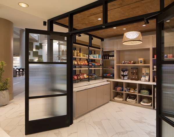 Restaurant - Hilton Santa Monica Hotel & Suites