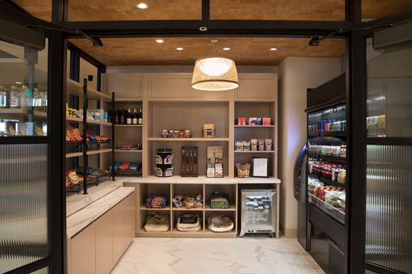 Restaurant - Hilton Santa Monica Hotel & Suites