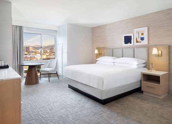  - Hilton Santa Monica Hotel & Suites