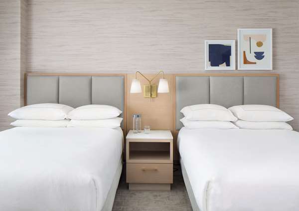  - Hilton Santa Monica Hotel & Suites