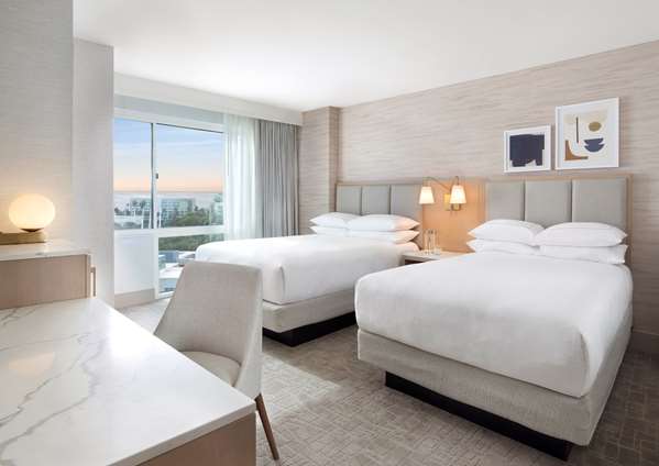  - Hilton Santa Monica Hotel & Suites