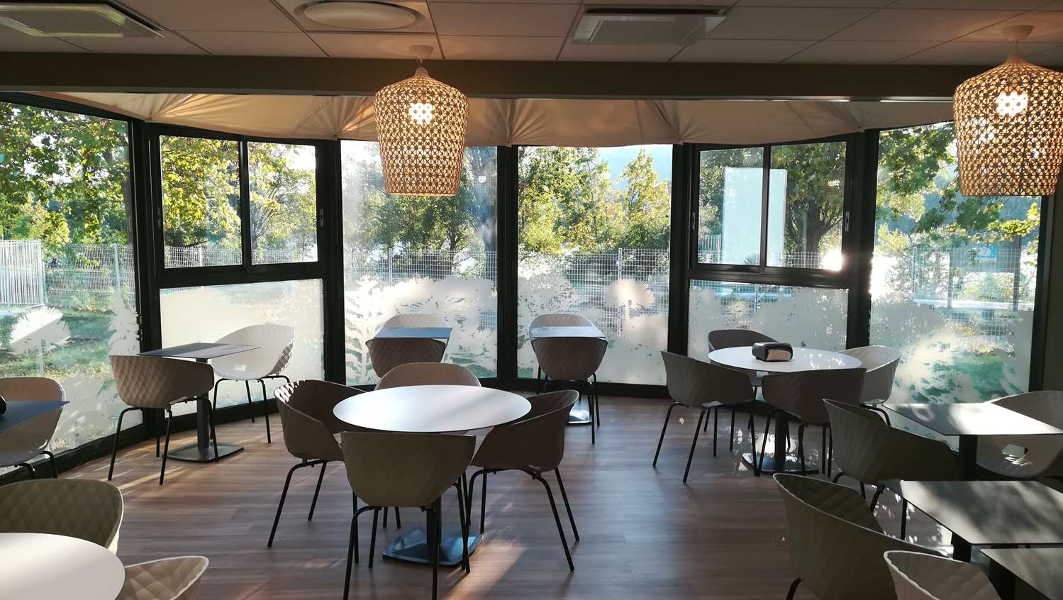 SALLE PETITS DEJEUNERS