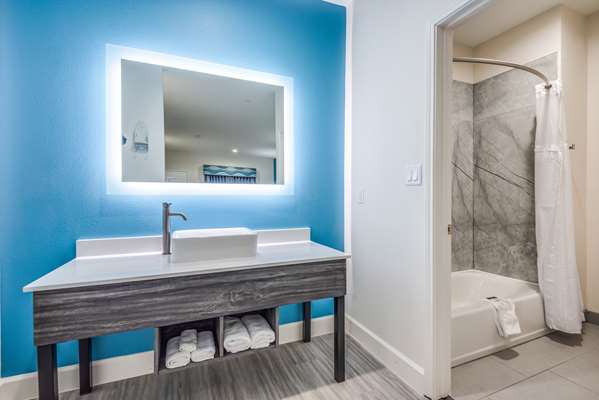  - Americas Best Value Inn & Suites Highway 6 Houston