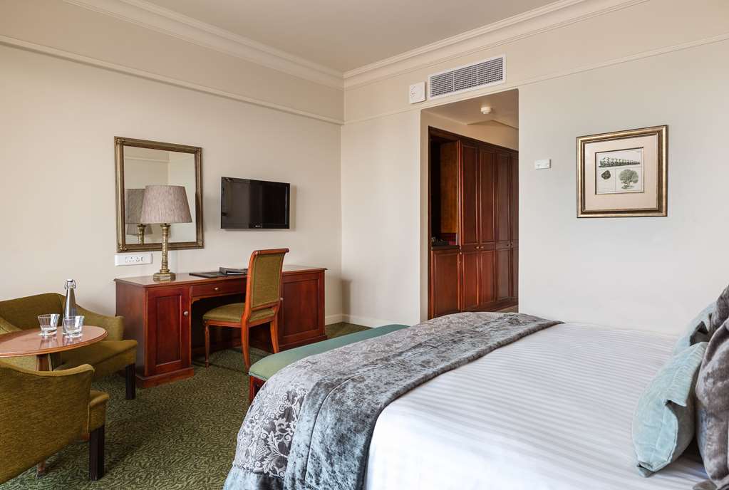 THE EDWARD-guestroom-Guest Room,On-Site.jpg