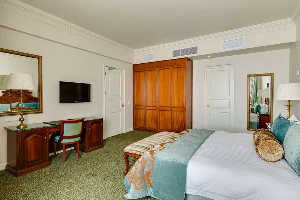 THE EDWARD-guestroom-Guest Room,Suite,On-Site.jpg