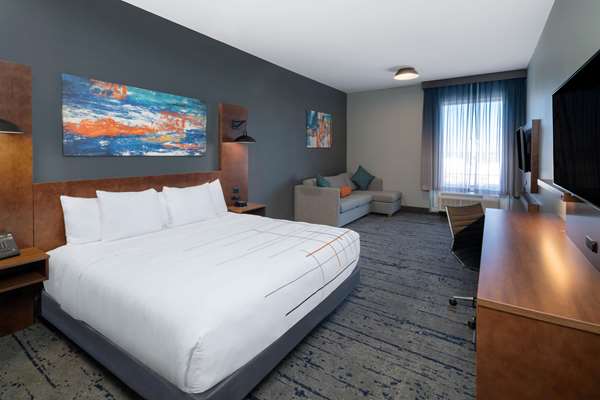  - La Quinta Inn & Suites East Louisville
