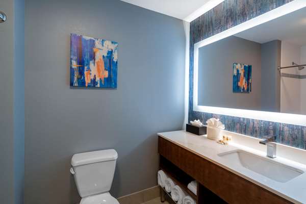  - La Quinta Inn & Suites East Louisville