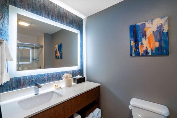  - La Quinta Inn & Suites East Louisville