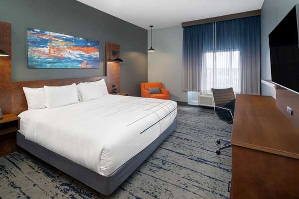  - La Quinta Inn & Suites East Louisville