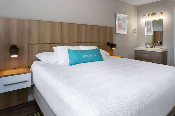 Suite - Ramada Atlantic Beach Resort