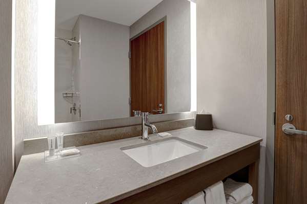  - Hyatt Place Hotel West Ottawa