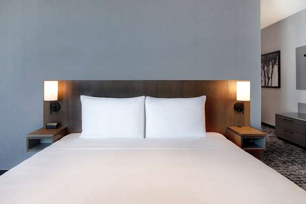 Suite - Hyatt Place Hotel West Ottawa