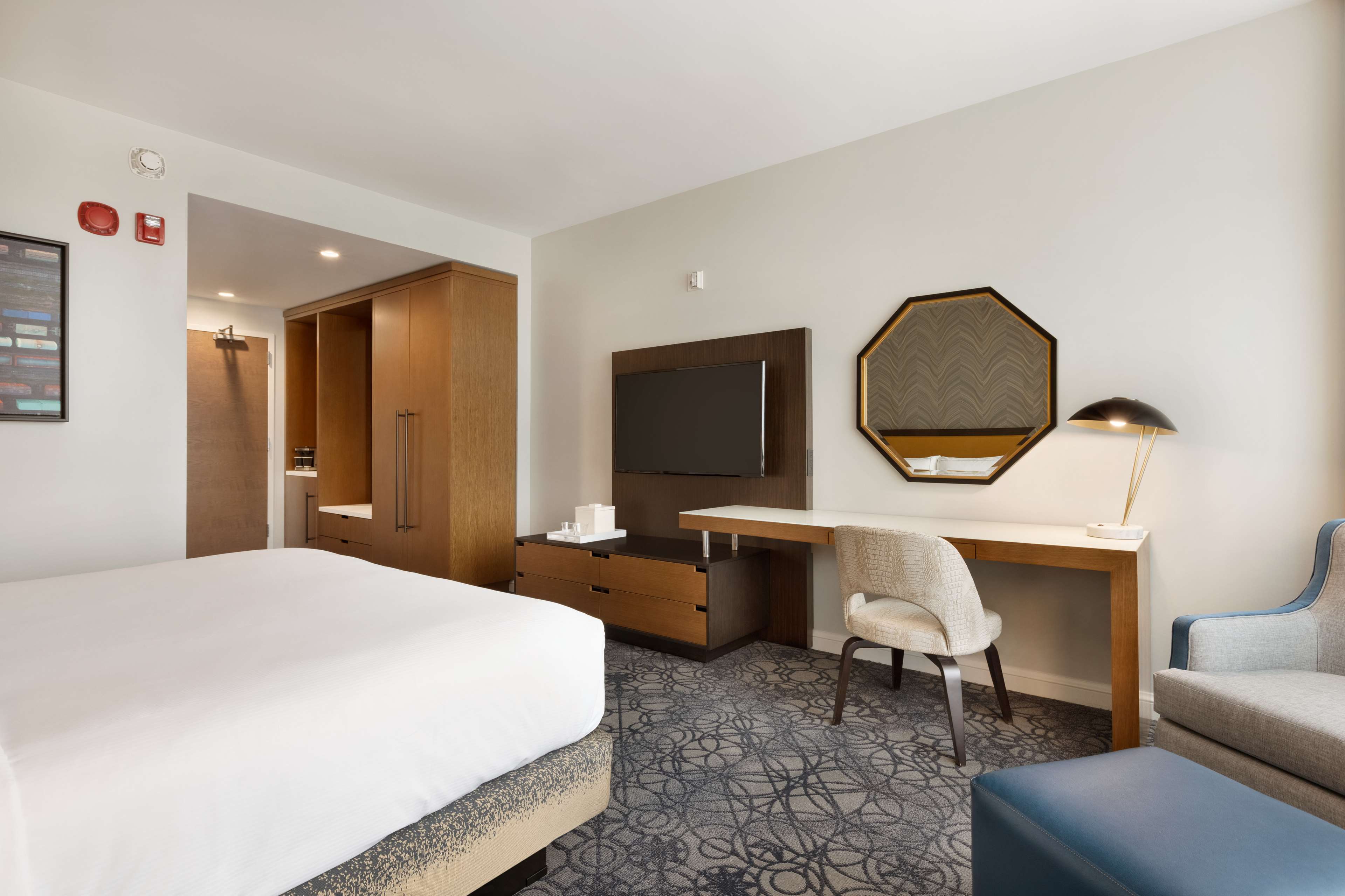 Hilton Alpharetta Atlanta Room Type - 1 KING BED ACCESSIBLE ROOM