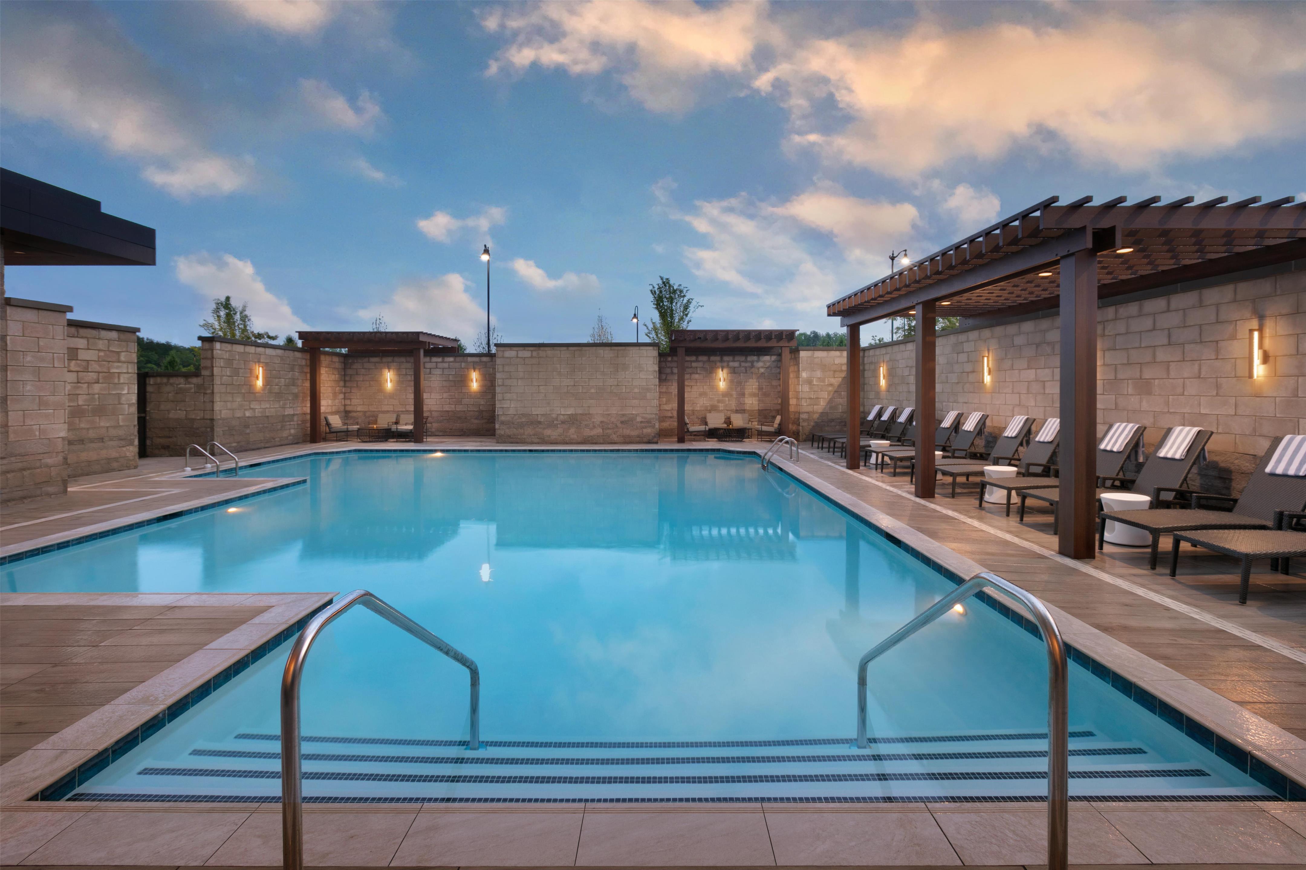 Pool | Atlanta Marriott Alpharetta