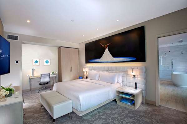  - HALL Arts Hotel Dallas