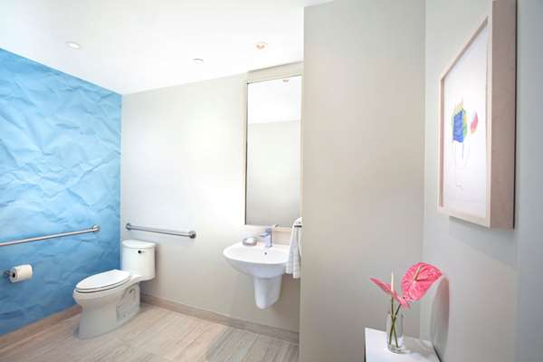  - HALL Arts Hotel Dallas