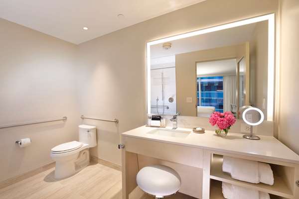  - HALL Arts Hotel Dallas