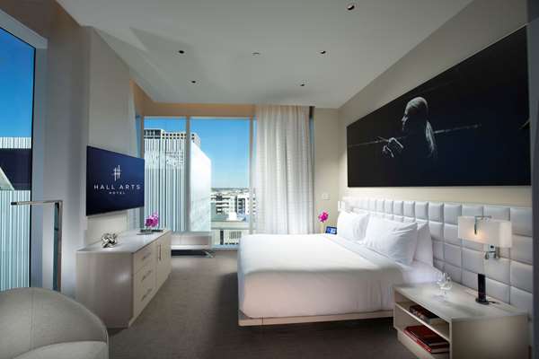  - HALL Arts Hotel Dallas