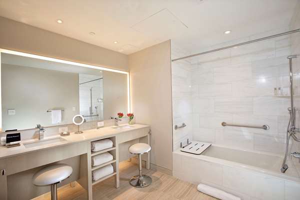  - HALL Arts Hotel Dallas