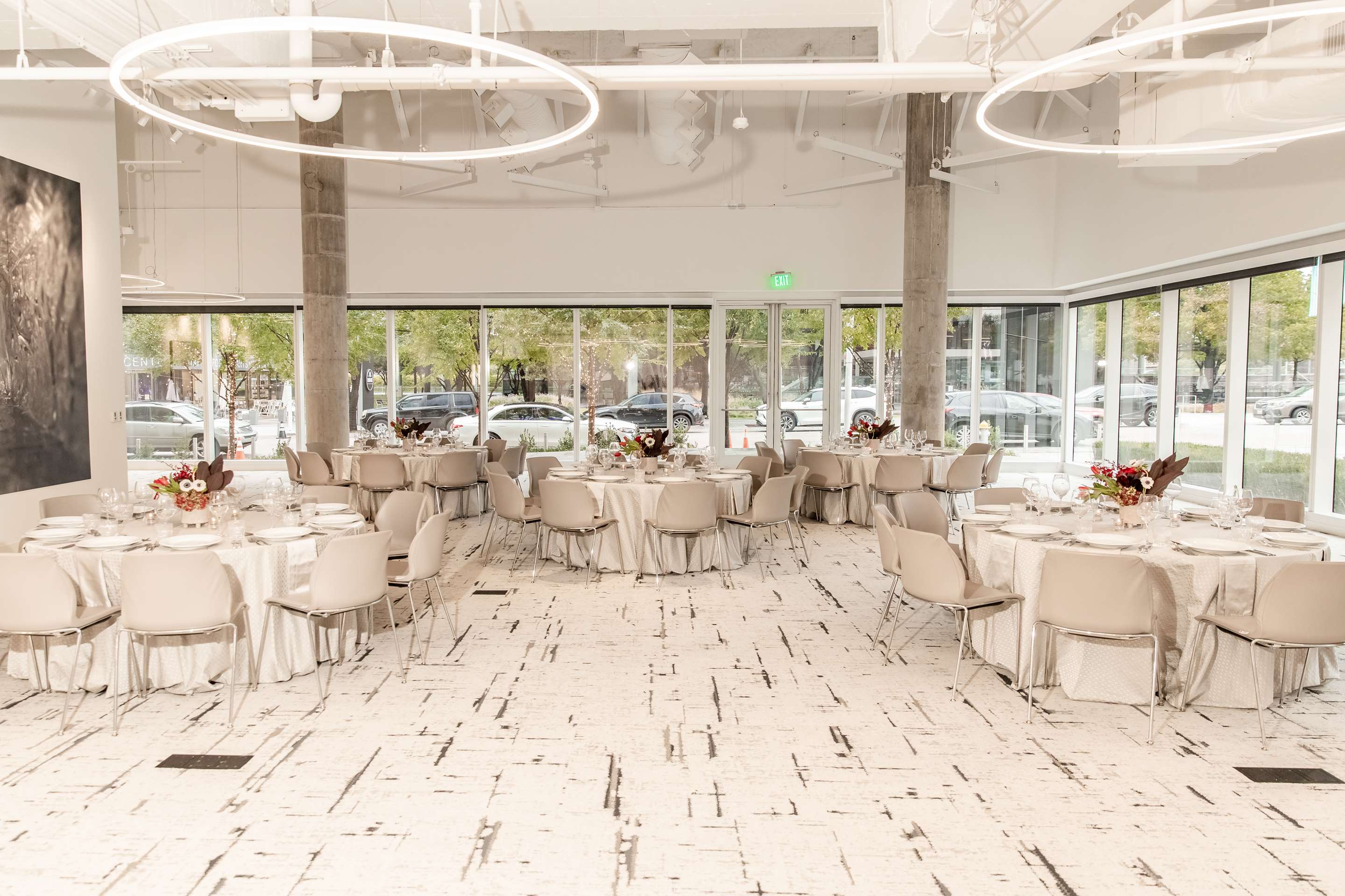 Meeting Room | HALL Arts Hotel Dallas, Curio Collection by Hilton