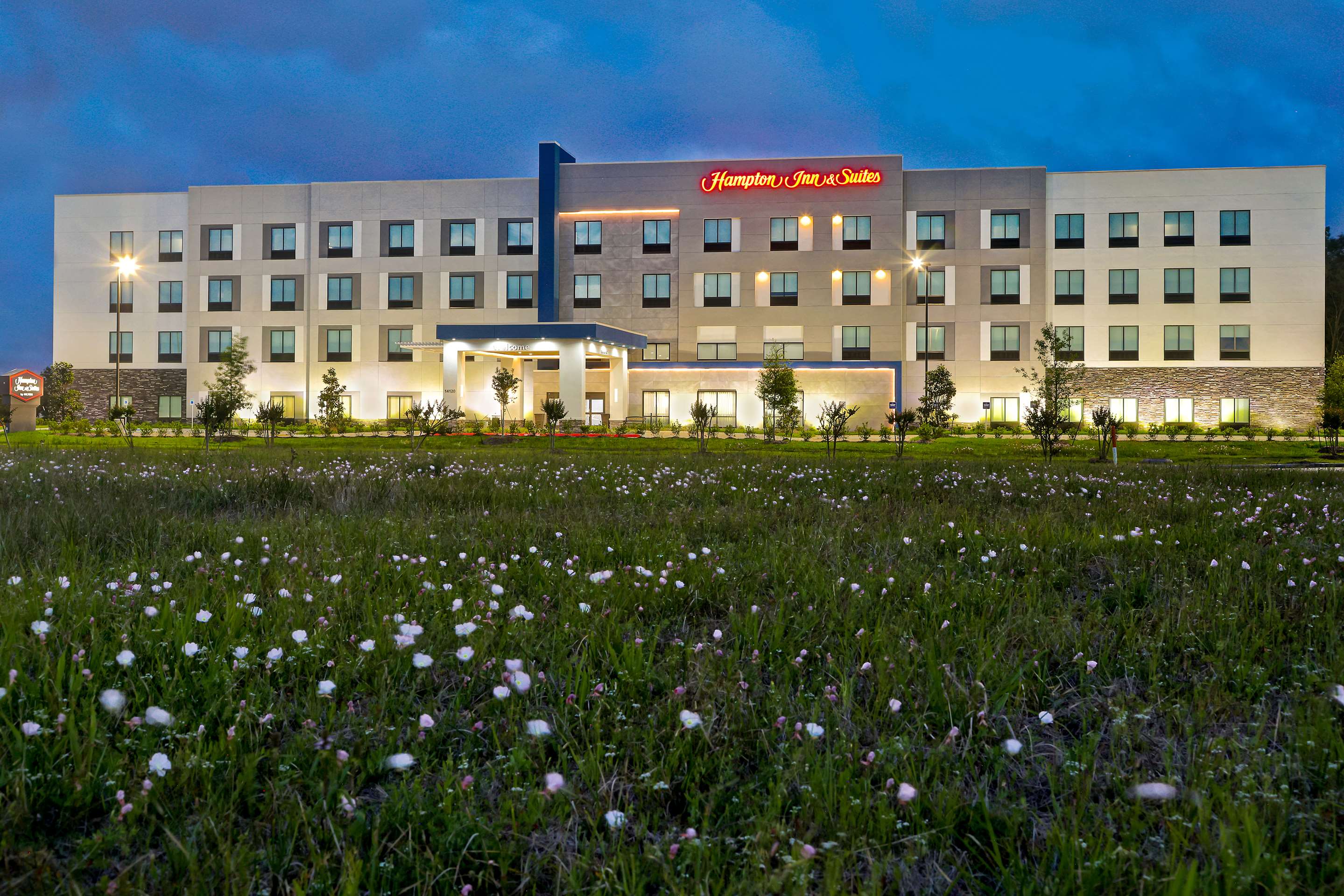 Exterior | Hampton Inn & Suites Houston East Beltway 8, Tx
