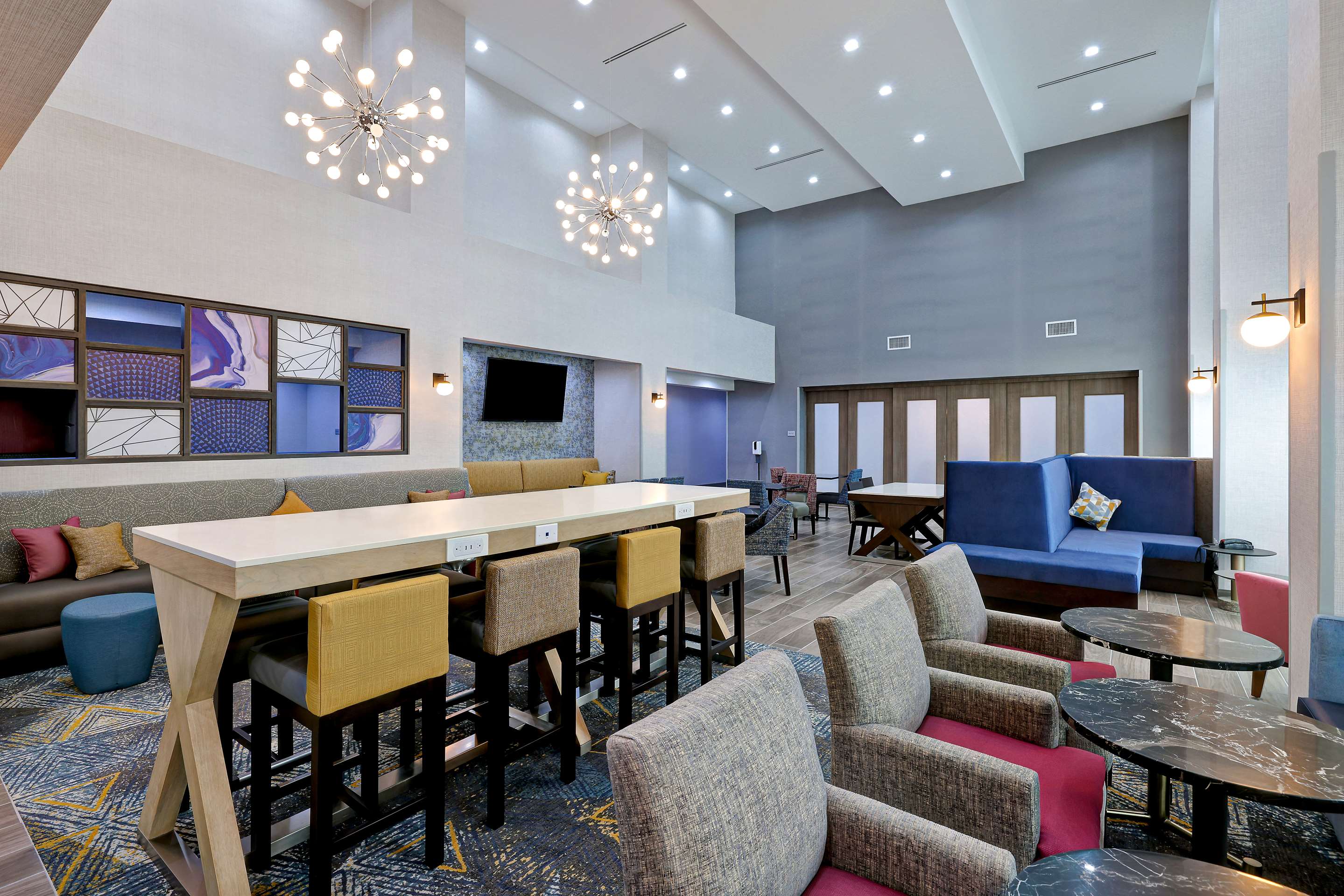 Breakfast Area | Hampton Inn & Suites Houston East Beltway 8, Tx