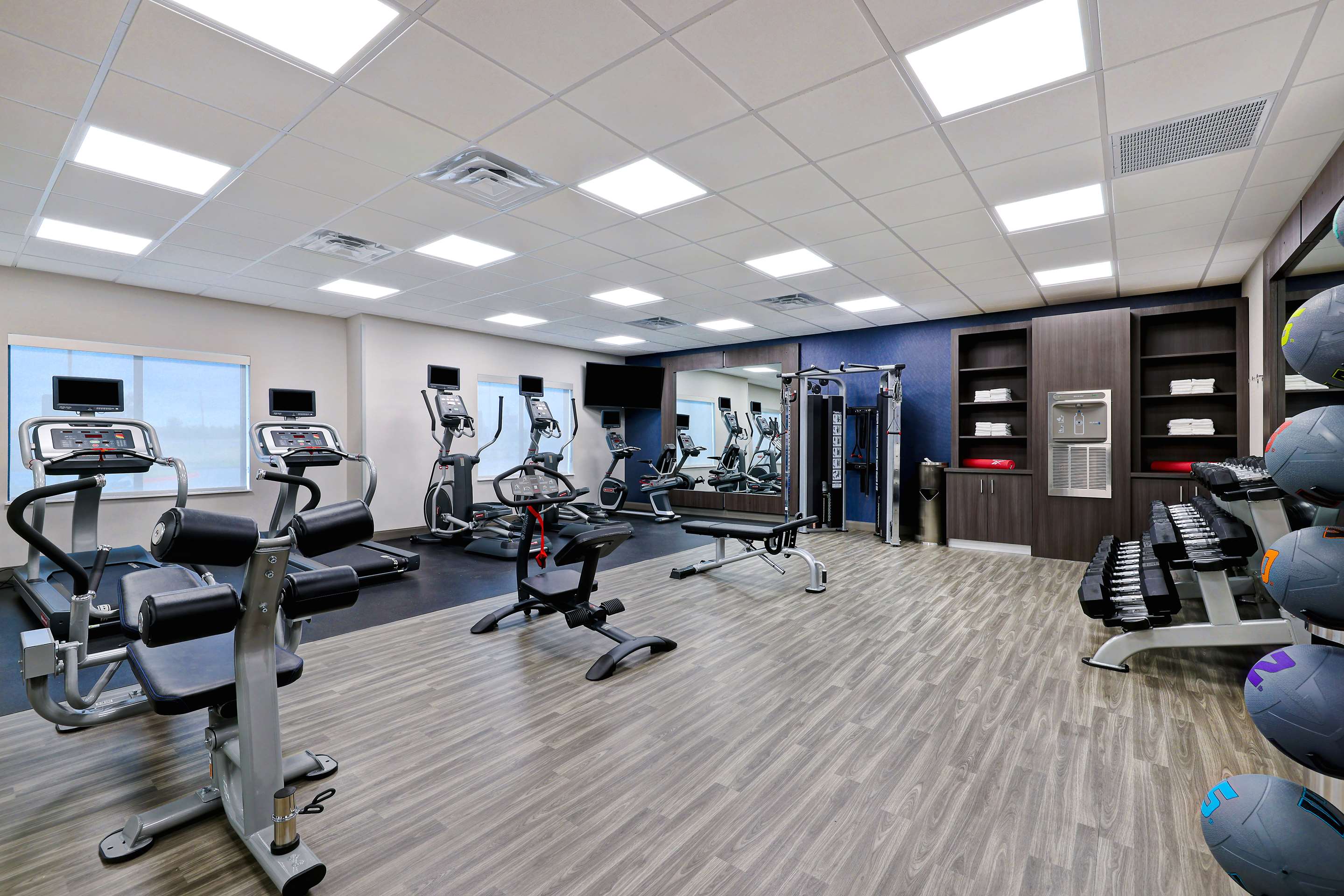 Health club fitness center gym | Hampton Inn & Suites Houston East Beltway 8, Tx