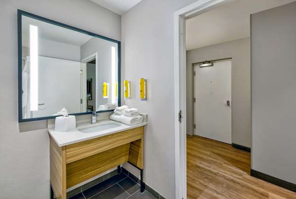  - Tru by Hilton Hotel Downtown Minneapolis