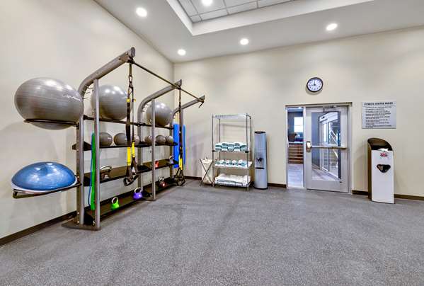 Fitness/ Exercise Room - Tru by Hilton Hotel Downtown Minneapolis