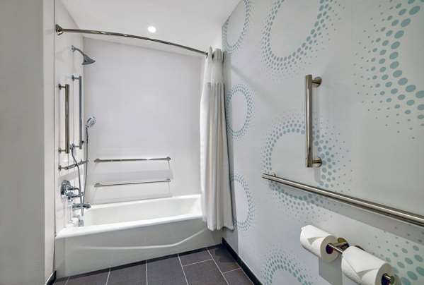  - Tru by Hilton Hotel Downtown Minneapolis