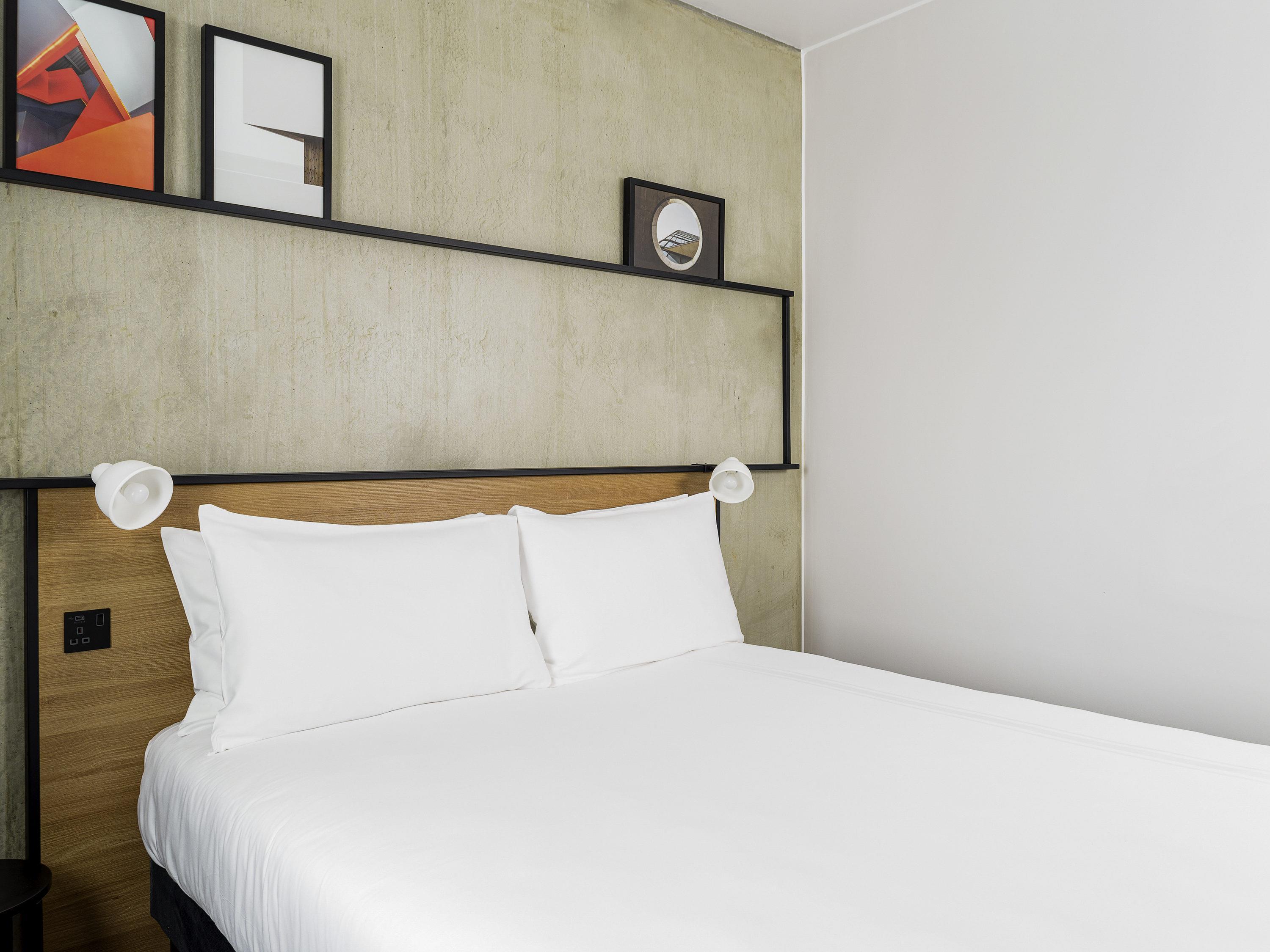 Ibis Bridgwater Room Type - Accessible double room with wet room en suite
