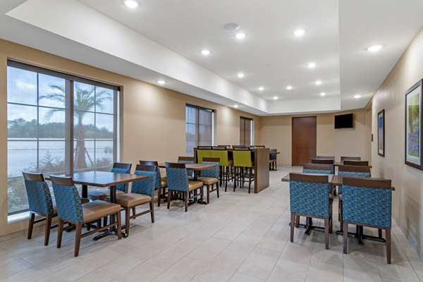 Amenities - Comfort Inn & Suites Waller