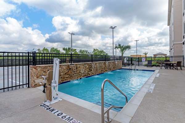 Pool - Comfort Inn & Suites Waller