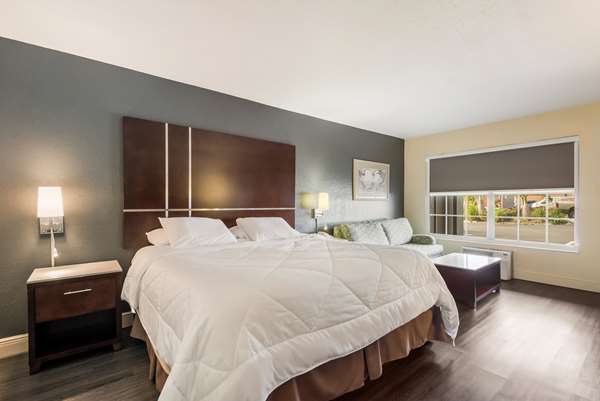  - SureStay Hotel by Best Western North Sarasota