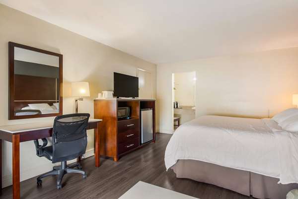  - SureStay Hotel by Best Western North Sarasota