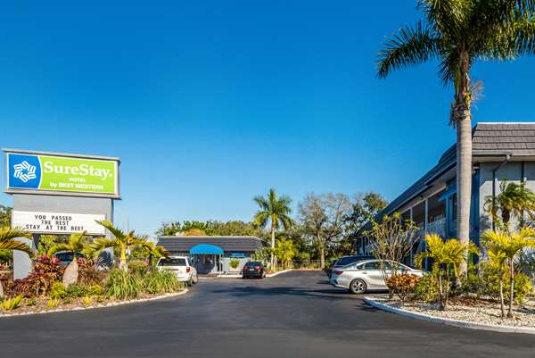 Exterior view - SureStay Hotel by Best Western North Sarasota
