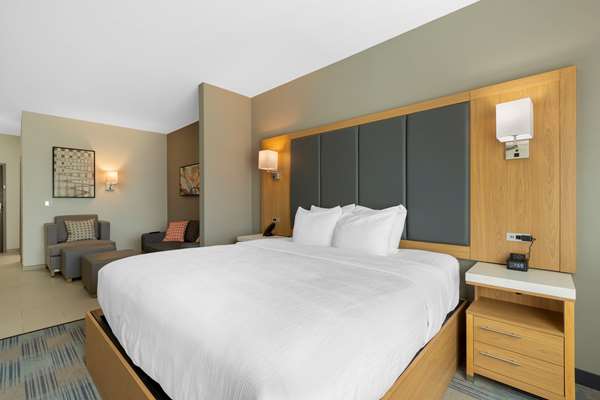  - Best Western Plus Hotel Coralville - I-80, Exit 240