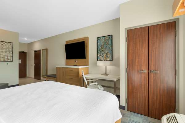  - Best Western Plus Hotel Coralville - I-80, Exit 240