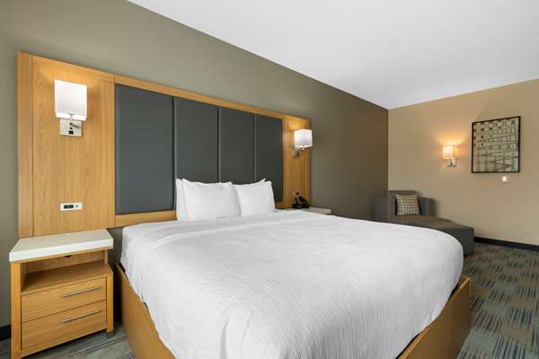  - Best Western Plus Hotel Coralville - I-80, Exit 240