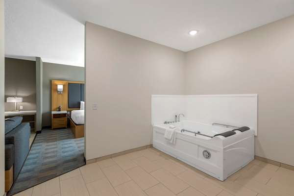  - Best Western Plus Hotel Coralville - I-80, Exit 240