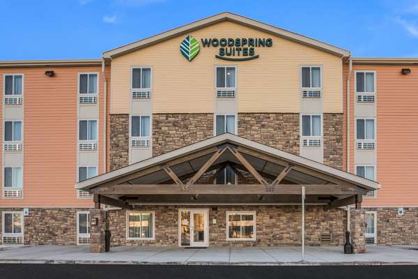 Exterior view - WoodSpring Suites Farmington Hills