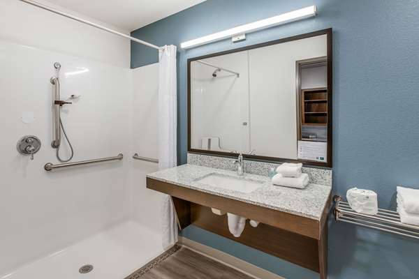  - WoodSpring Suites Farmington Hills
