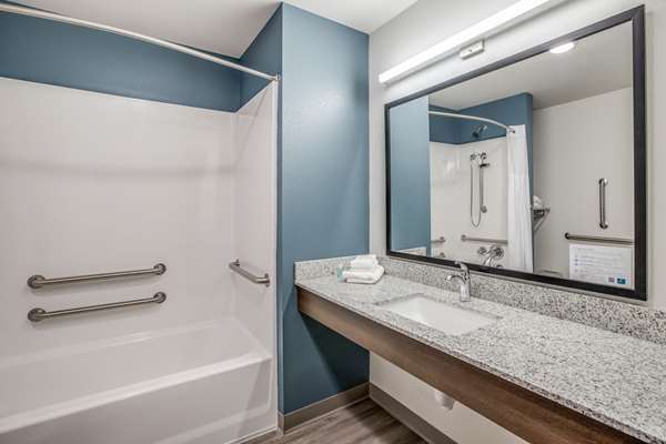  - WoodSpring Suites Farmington Hills