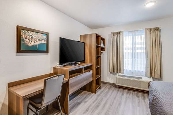  - WoodSpring Suites Farmington Hills