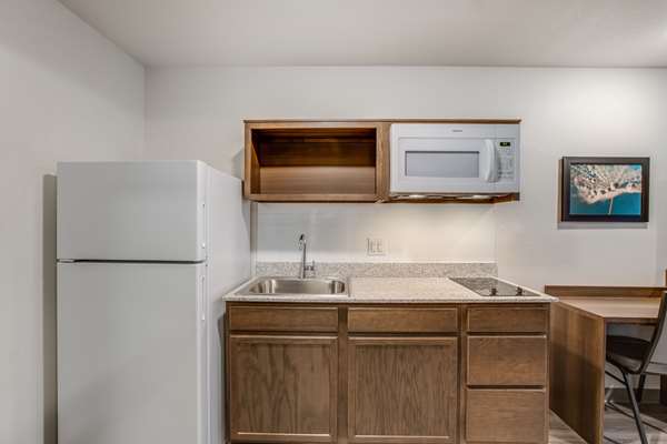  - WoodSpring Suites Farmington Hills